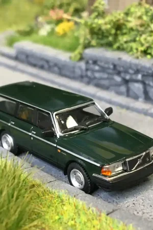 Volvo 240 GL Break, vert foncé, 1986 - Minichamps 870171414 - 1/87 Remise