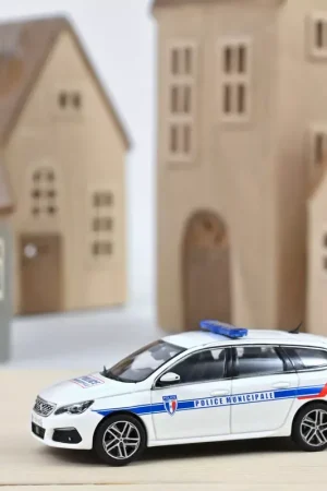 Voiture miniature collection 1/43 Peugeot 308 SW 2018 Police Municipale Norev 473943 Expédié Aujourd'hui
