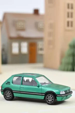 Voiture miniature 1/43 Peugeot 205 GTi 1992 Vert métallisé Jet-car Norev Pas Cher