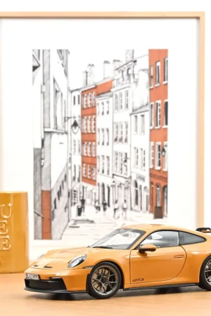 Voiture miniature collection 1/18 Porsche 911 GT3 2021 Jaune Bahama Norev 187387 Nouvel Arrivage