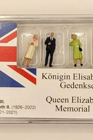 *SOLDES* - ENSEMBLE DE 4 PERSONNAGES COMMEMORATIF DE LA REINE ELIZABETH II Bon Marché
