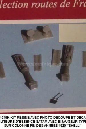 *SOLDES* - KIT RÉSINE AVEC PHOTO DÉCOUPE ET DÉCALCOMANIES 2 DISTRIBUTEURS D‘ESSENCE SATAM AVEC BIJAUGEUR TYPE CARBOX SUR COLONNE FIN DES ANNÉES 1920 ‘‘SHELL‘‘ Livraison Express