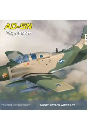 A & A Models 7241 Douglas AD-5 N Skyraider Dernier Modèle
