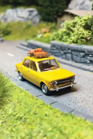 Vente Flash Fiat 128, "Moutarde", Galerie et valises - SAI 1785 - HO 1/87