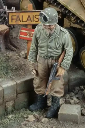 Jusqu'à Épuisement Des Stocks Royal Model di R. Reale 563 US tanker with Thompson sub machine gun WWII