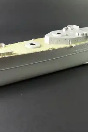 Artwox AW10114 USS Indianapolis CA-35 1944 Commander Vite